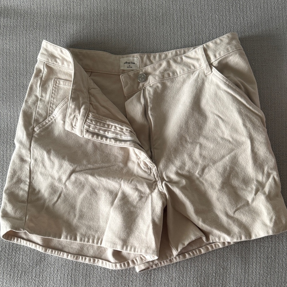 Aritzia Beige Women's Shorts